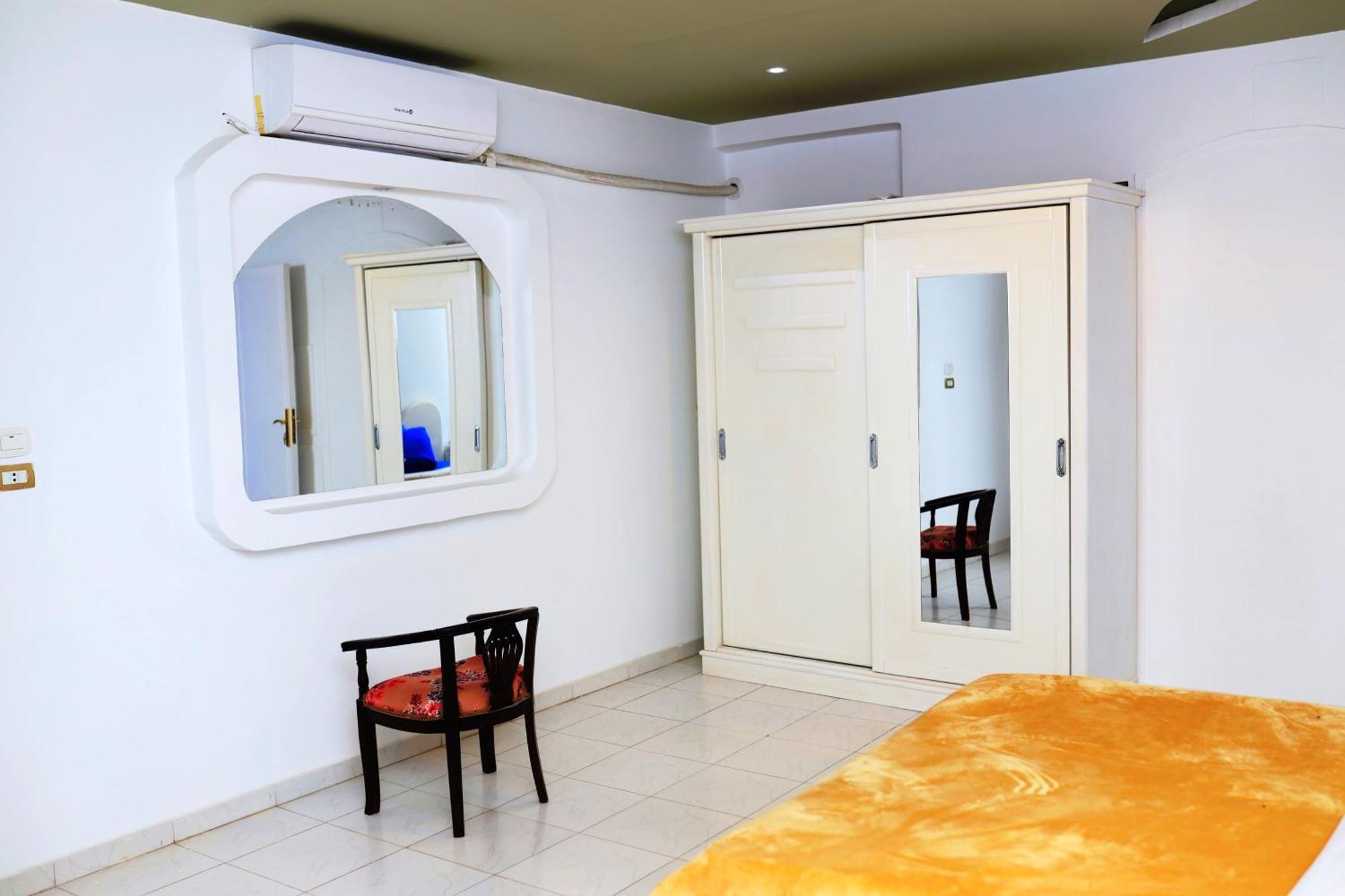 Spring Hotel ルクソール エクステリア 写真
